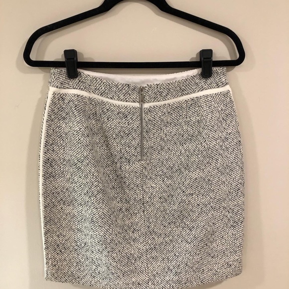 White House Black Market - Picture 2 of 3